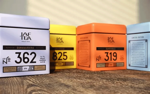 方形茶叶铁盒.png
