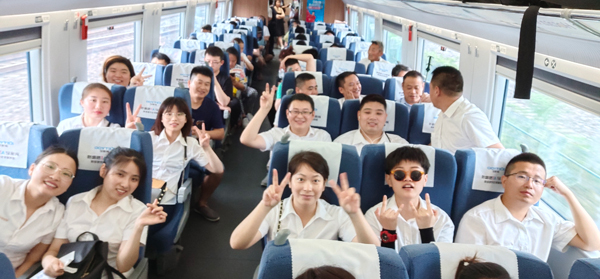 金裕制罐团队风采