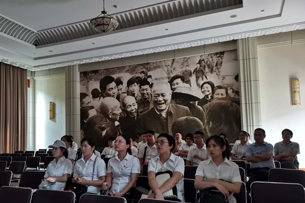 金裕制罐团队风采