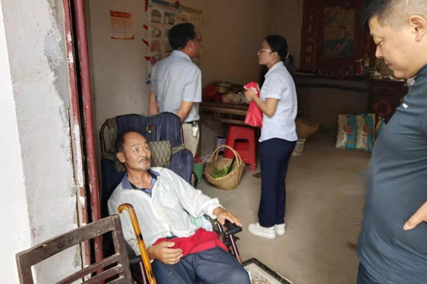 金裕制罐精准扶贫