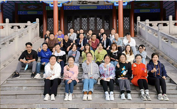 金裕制挂徒步团建 